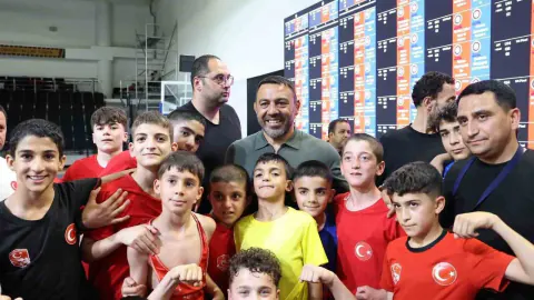 Hamza Yerlikaya'dan Minik Güreşçilere Tam Destek: 2036 ve 2040 Hedefi