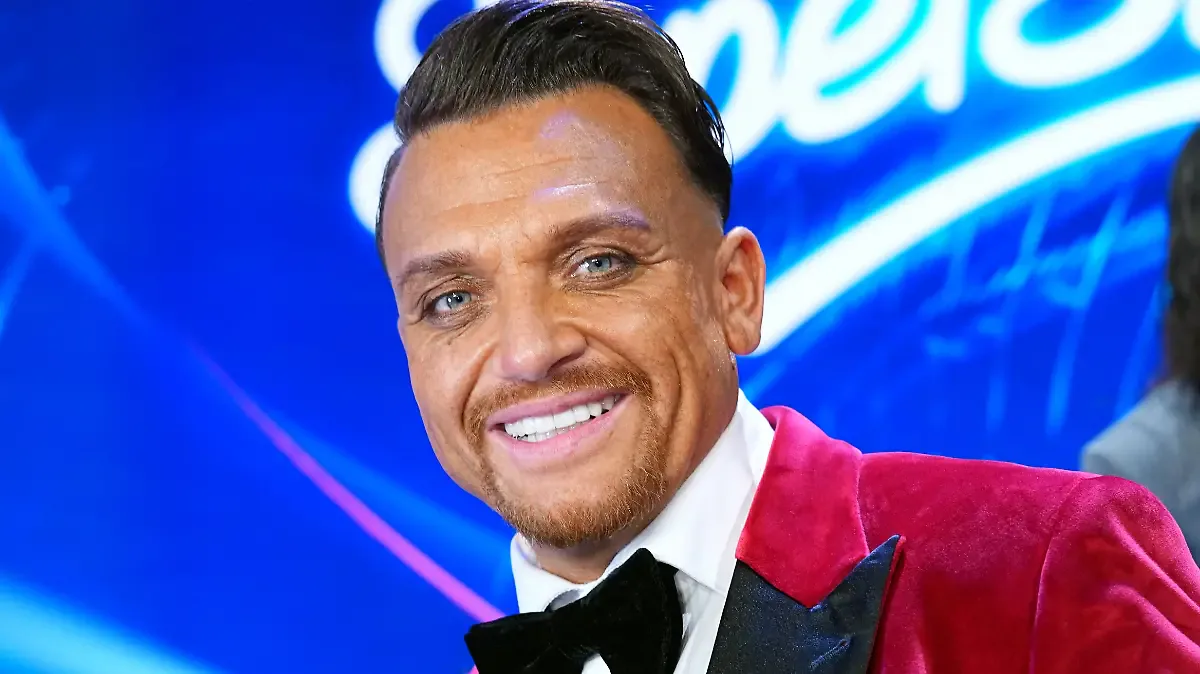 DSDS Şampiyonu Menowin Fröhlich Baba Oldu: İşte Bebeğinin İsmi ve Detaylar DSDS Şampiyonu Menowin Fröhlich Baba Oldu: İşte Bebeğinin İsmi ve Detaylar