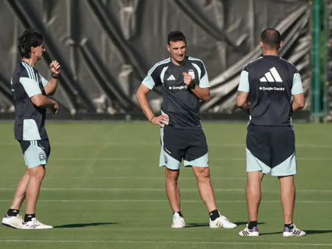 Dünya Şampiyonu Arjantin'de Kritik Kararlar: Messi'nin Yanına Kim Gelecek?
