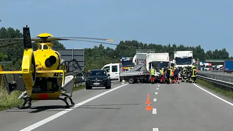 Almanya'da A31 Otoyolu'nda Feci Kaza: 2 İşçi Hayatını Kaybetti