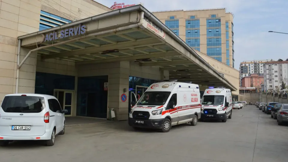 Siirt Şirvan'da Çevrilen Çekici Kazası: 2 Yaralı görseli