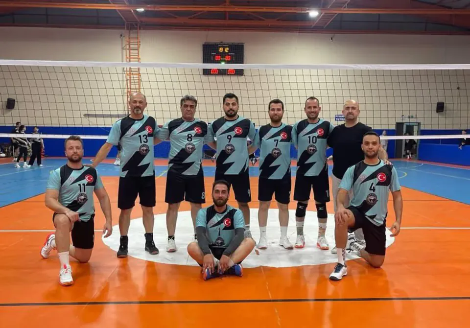 Kırıkhan İlçe Millî Eğitim Voleybol Takımı Yarı Finale Yükseldi görseli
