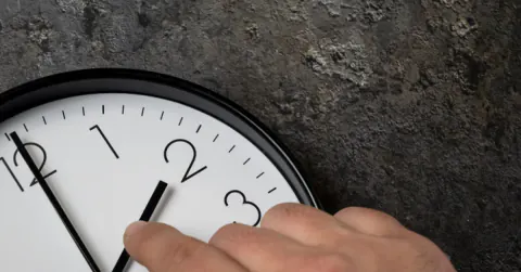 2026 Saat Değişikliği: Kış Saati Ne Zaman Başlıyor? Saatler Ne Yönde Alınıyor?