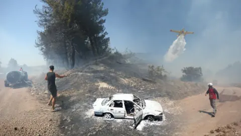 Türkiye'de Orman Yangınları Alarmı: Dört İlde Eş Zamanlı Müdahale