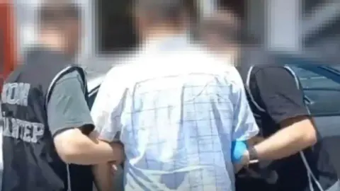 Gaziantep'te Kaçakçılık Operasyonu: 2,4 Milyon Adet Boş Makaron Ele Geçirildi