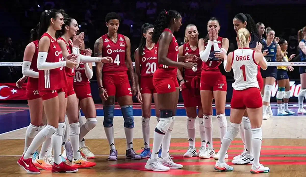 Filenin Sultanları Tarih Yazdı: VNL 2026 Şampiyonu Türkiye Oldu Filenin Sultanları Tarih Yazdı: VNL 2026 Şampiyonu Türkiye Oldu