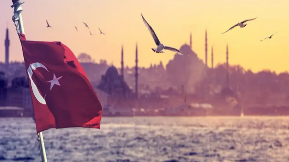 2 Ekim Cuma Namazı Saatleri Açıklandı: İstanbul 12:59, Ankara 12:43, İzmir 13:06 görseli