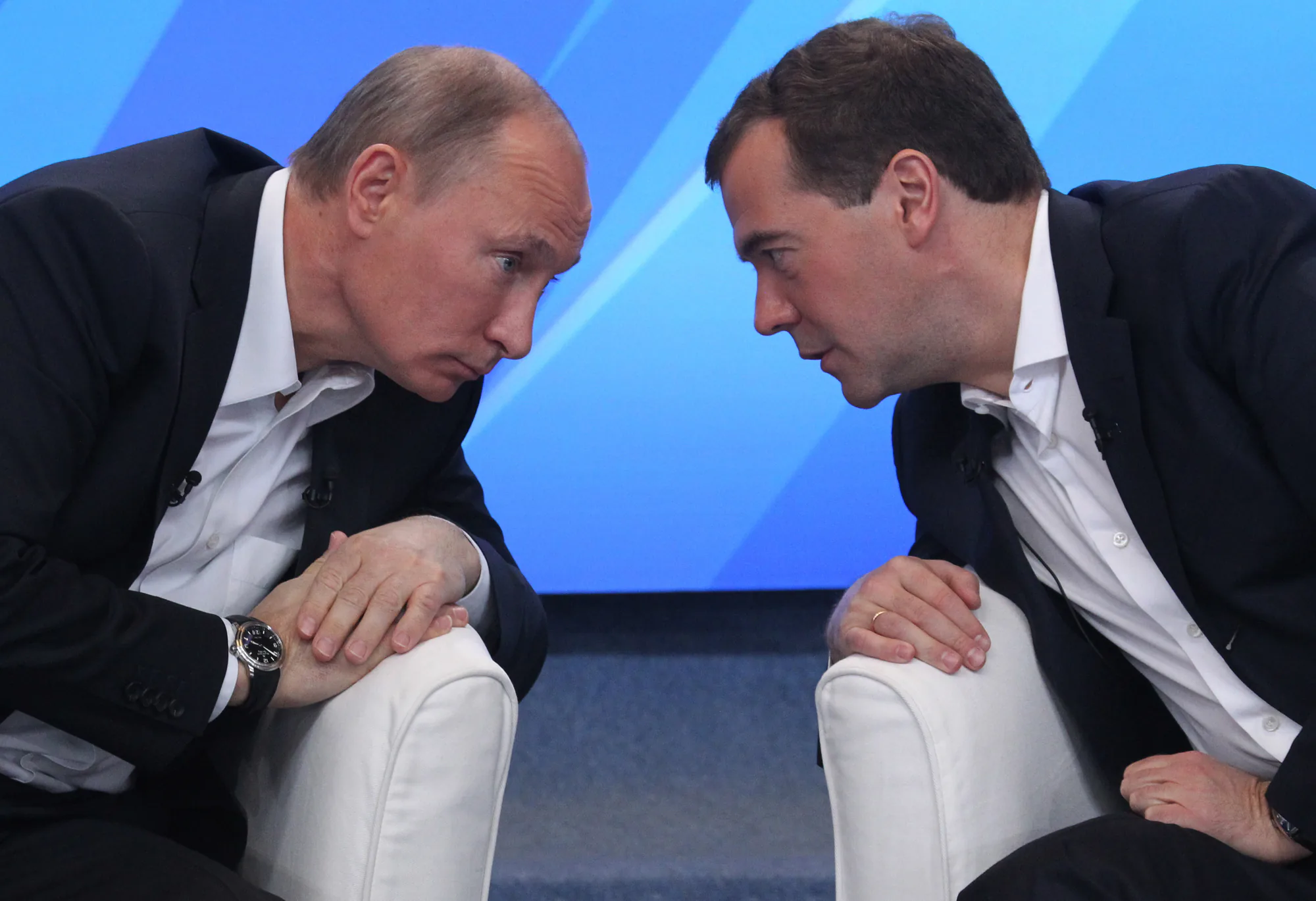 Dmitri Medvedev'in Siyasi Dönüşümü: Liberalden 'Şahin'e Dmitri Medvedev'in Siyasi Dönüşümü: Liberalden 'Şahin'e