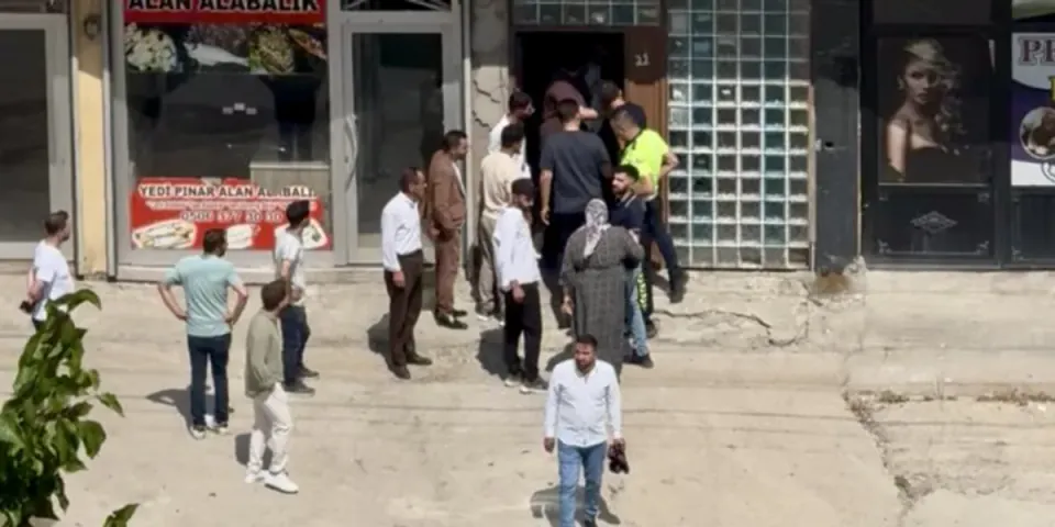 Şemdinli'de İki Grup Arasında Kavga: Polis Ekipleri Bölgeye Sevk Edildi görseli