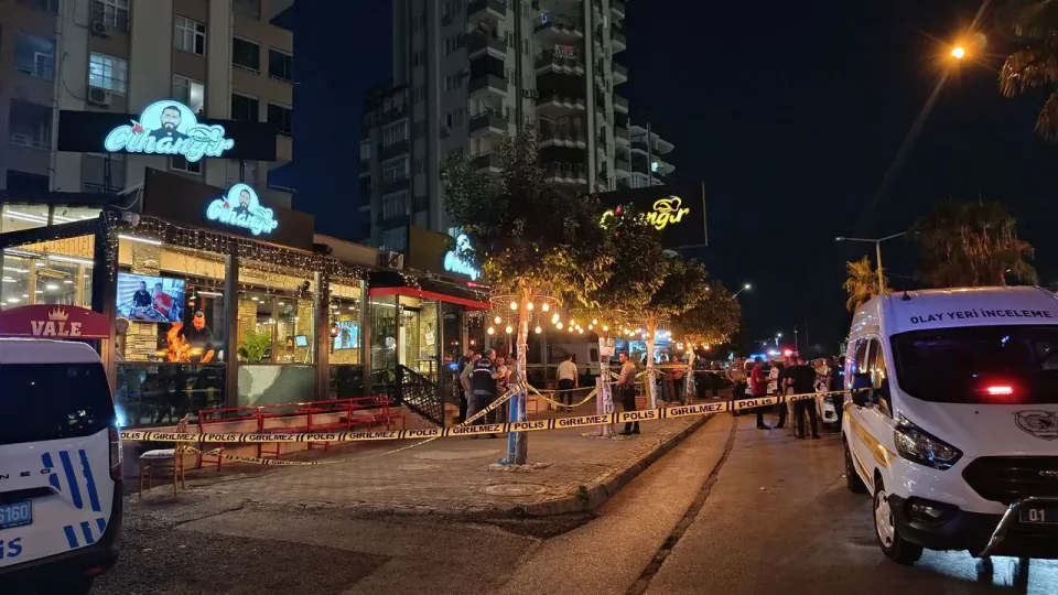 Adana'da Kebapçıya Kurşun Yağdı: 4 Kişi Yaralandı görseli