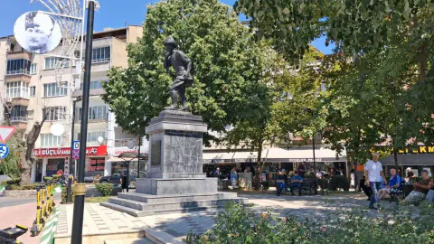 Kırklareli'nde Sıcak Hava Etkisi: Karagöz Parkı Serinleme Noktası Oldu