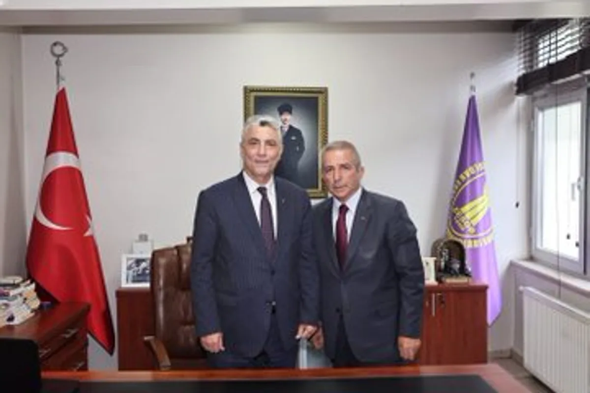 Ticaret Bakanı Ömer Bolat, Zonguldak Esnaf ve Sanatkarları Birliği'ni Ziyaret Etti Ticaret Bakanı Ömer Bolat, Zonguldak Esnaf ve Sanatkarları Birliği'ni Ziyaret Etti