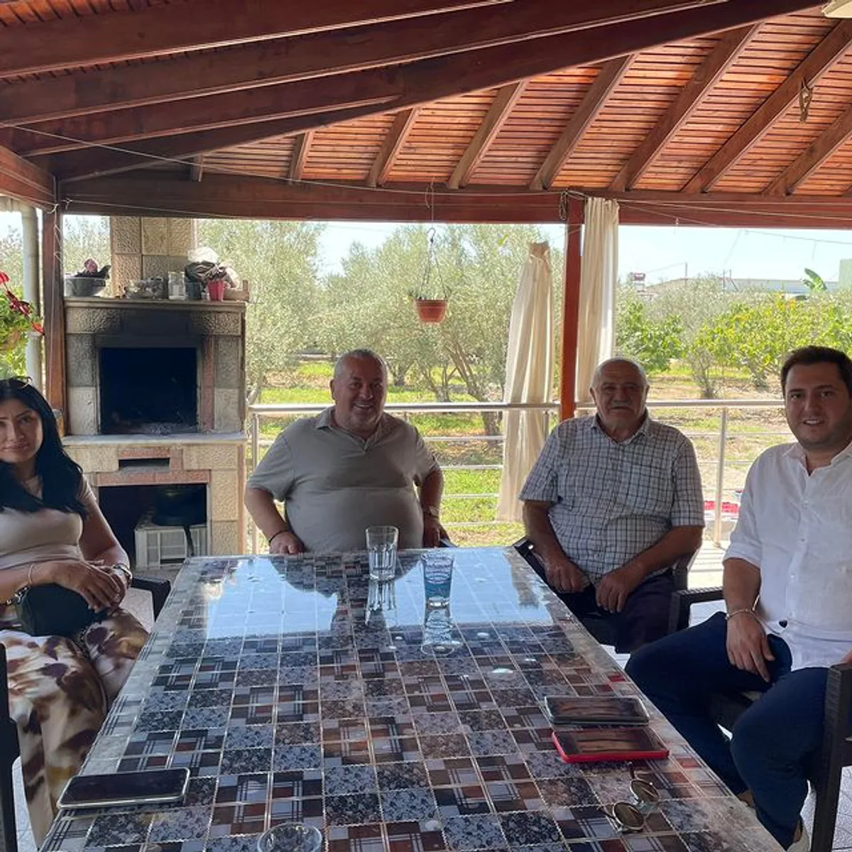 Demokrat Parti Genel Başkan Yardımcısı Cemal Enginyurt, İzmir Seferihisar'da Önemli Bir Ziyaret Gerçekleştirdi Demokrat Parti Genel Başkan Yardımcısı Cemal Enginyurt, İzmir Seferihisar'da Önemli Bir Ziyaret Gerçekleştirdi