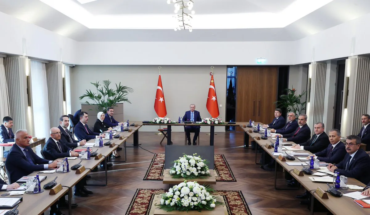 Enerji Bakanı Ahlat'ta Kabine Toplantısı Gerçekleştirdi Enerji Bakanı Ahlat'ta Kabine Toplantısı Gerçekleştirdi