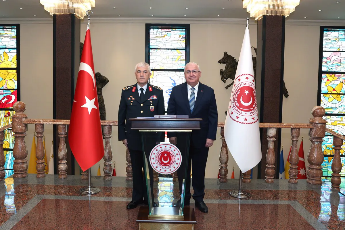 Millî Savunma Bakanı Yaşar Güler, Jandarma Genel Komutanı Orgeneral Arif Çetin'i Kabul Etti Millî Savunma Bakanı Yaşar Güler, Jandarma Genel Komutanı Orgeneral Arif Çetin'i Kabul Etti
