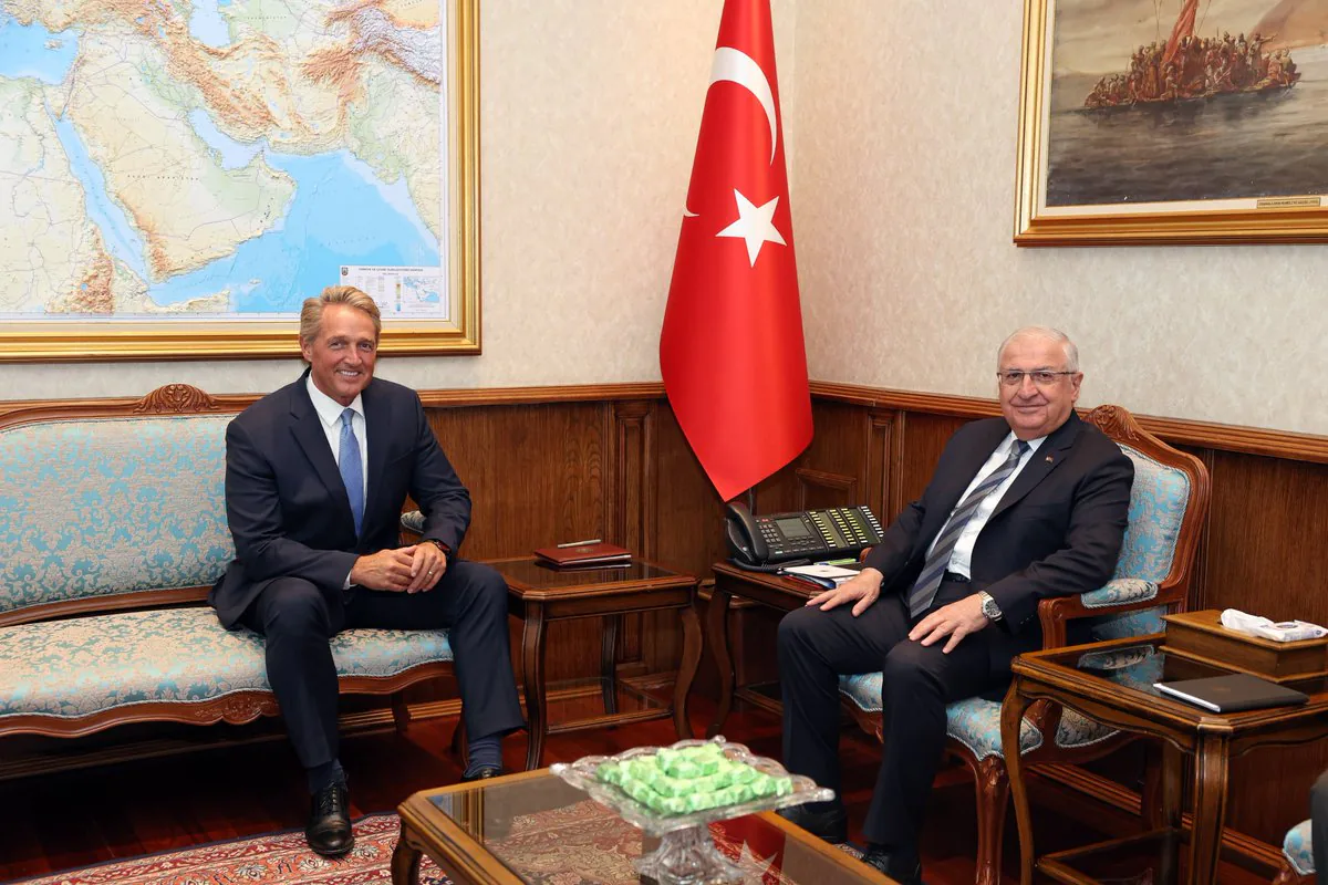 ABD Ankara Büyükelçisi, Milli Savunma Bakanı'na Veda Ziyareti Gerçekleştirdi ABD Ankara Büyükelçisi, Milli Savunma Bakanı'na Veda Ziyareti Gerçekleştirdi
