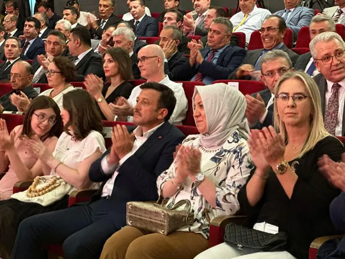 AK Partili Hamza Dağ, 30 Ağustos Zafer Bayramı etkinliğine katıldı AK Partili Hamza Dağ, 30 Ağustos Zafer Bayramı etkinliğine katıldı