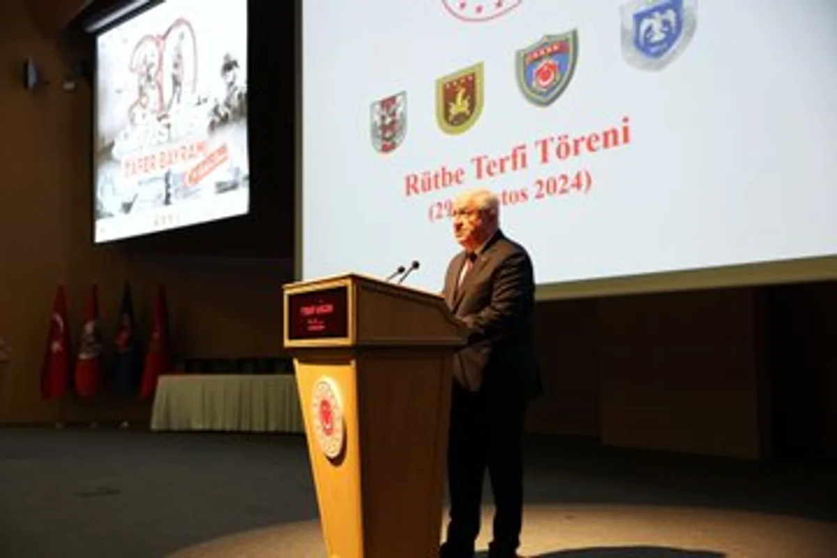 Türk Silahlı Kuvvetleri'nde Rütbe Terfi Töreni Gerçekleştirildi Türk Silahlı Kuvvetleri'nde Rütbe Terfi Töreni Gerçekleştirildi