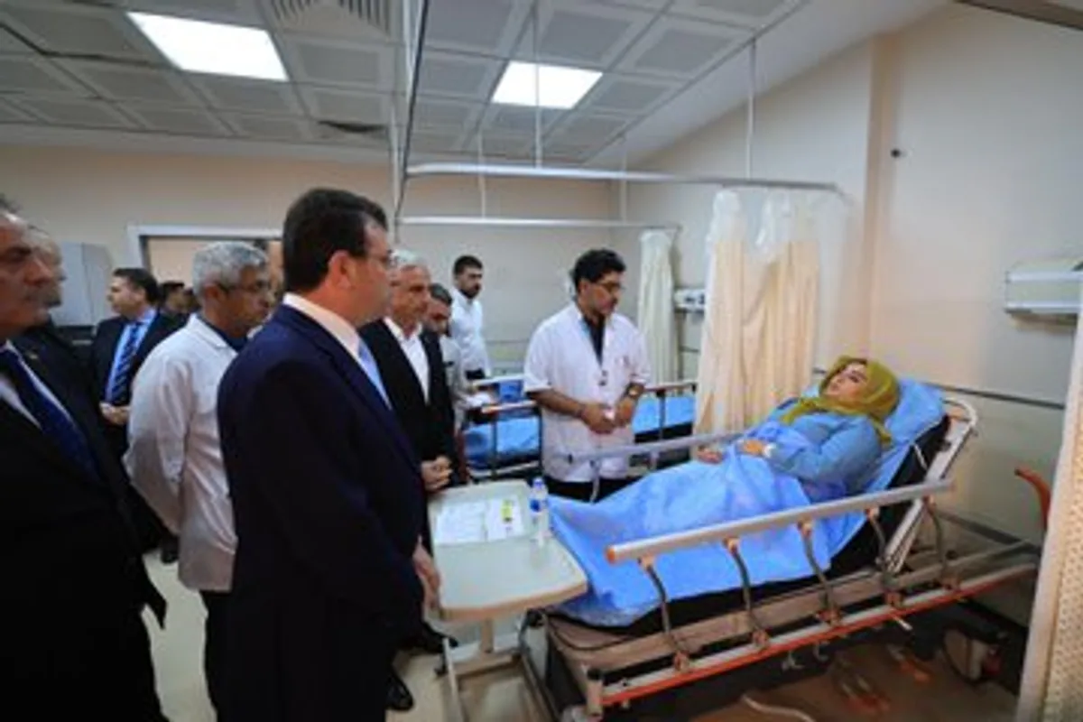 İstanbul Büyükşehir Belediye Başkanı Yaralıları Ziyaret Etti İstanbul Büyükşehir Belediye Başkanı Yaralıları Ziyaret Etti
