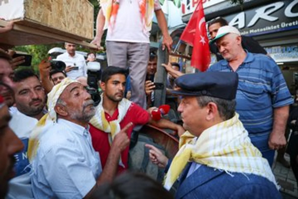 CHP Genel Başkan Yardımcısı ve Parti Sözcüsü Deniz Yücel Turgutlu'da Çiftçilerle Buluştu CHP Genel Başkan Yardımcısı ve Parti Sözcüsü Deniz Yücel Turgutlu'da Çiftçilerle Buluştu