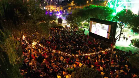 Akasya AVM'de Sinema Keyfi: Açık Hava Gösterimleri Başlıyor