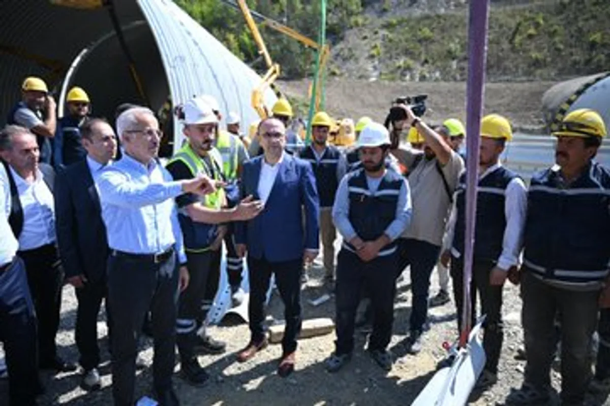Bolu Tüneli'nde Uzatma Çalışmaları Devam Ediyor Bolu Tüneli'nde Uzatma Çalışmaları Devam Ediyor