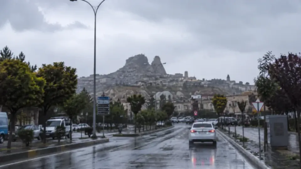 Nevşehir'de Temmuz Sürprizi: Hava Sıcaklığı 15 Dereceye Düştü görseli