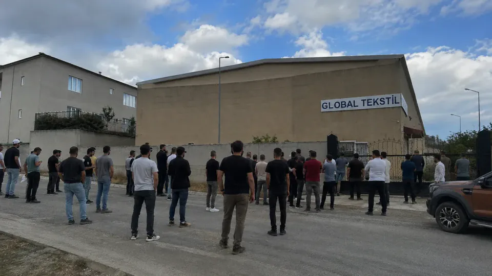 Van'da Tekstil İşçileri Çaresiz: 3 Aydır Maaşlarını Alamıyorlar görseli