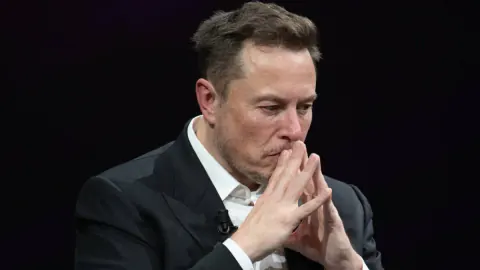 Elon Musk'ın Servetinde Sert Düşüş: Tesla ve X Platformu Verileri Baskı Yaratıyor