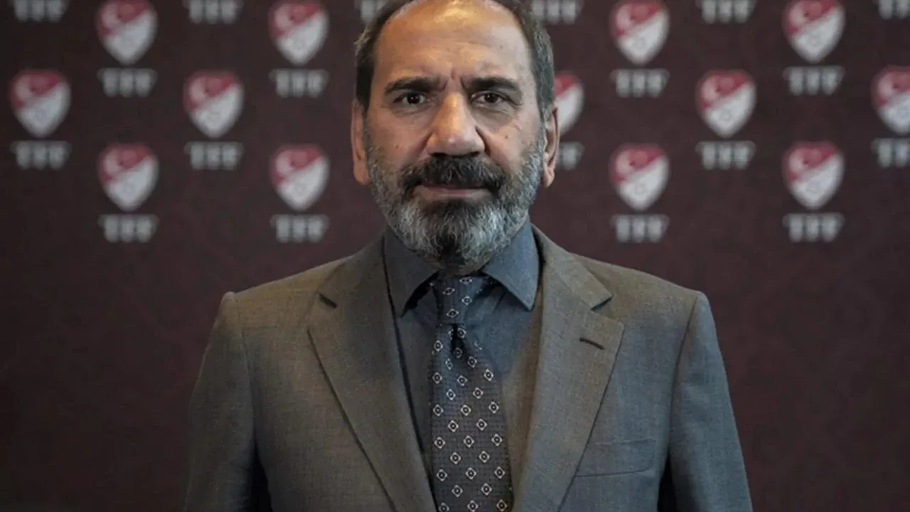 TFF'de flaş istifa: Mecnun Otyakmaz ve 4 yönetici görevini bıraktı TFF'de flaş istifa: Mecnun Otyakmaz ve 4 yönetici görevini bıraktı