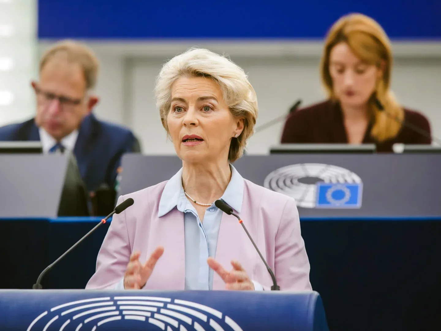 Ursula von der Leyen Kiev'de: AB-Ukrayna Askeri Entegrasyonu Masada Ursula von der Leyen Kiev'de: AB-Ukrayna Askeri Entegrasyonu Masada