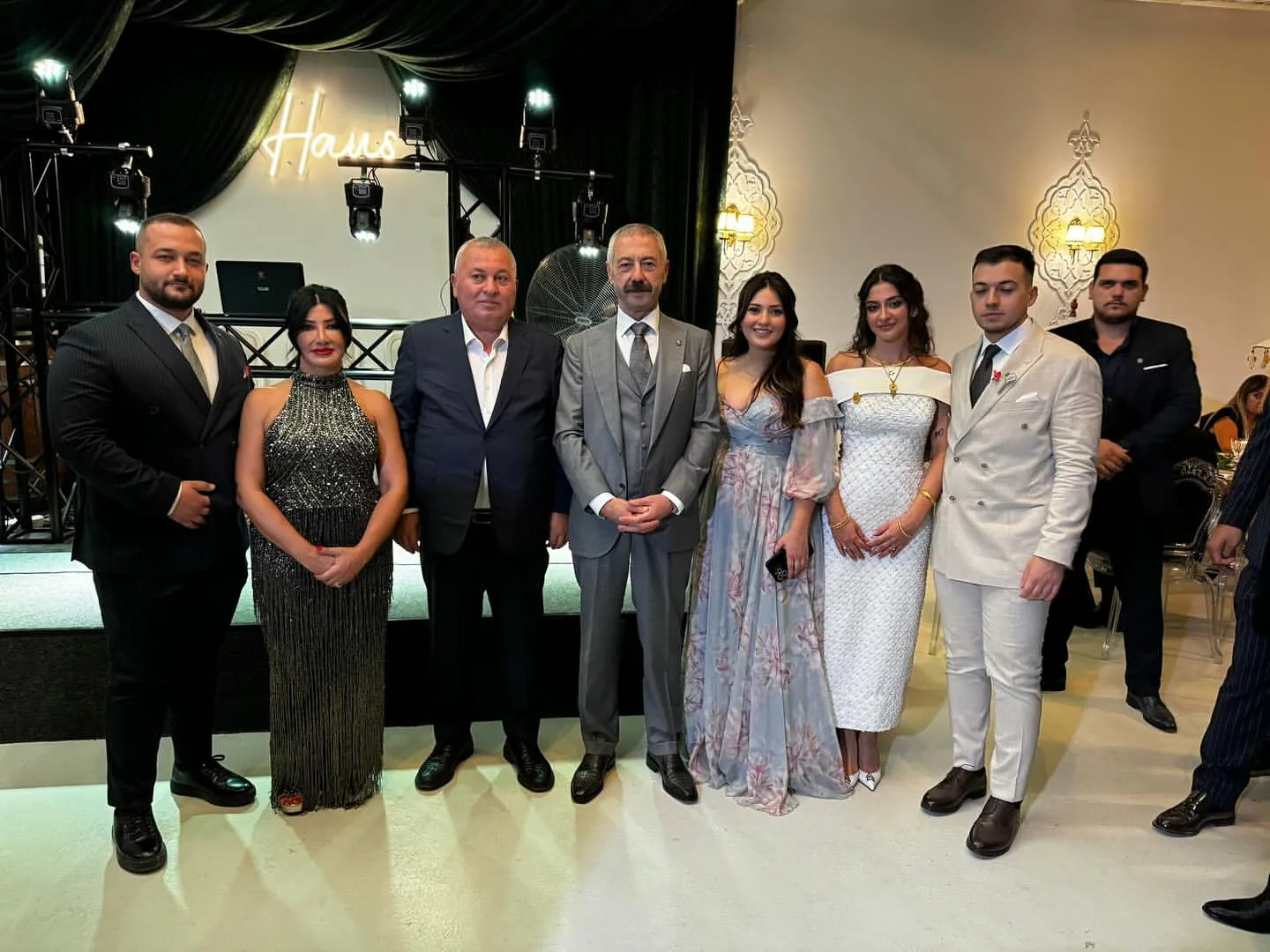 Cemal Enginyurt'un Kıymetli Evlatları Nişanlandı Cemal Enginyurt'un Kıymetli Evlatları Nişanlandı