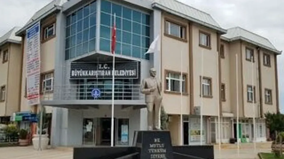 Büyükkariştıran Belediyesi'nden 4 tarlanın kira ihalesi: Takvim ve şartlar belli oldu görseli