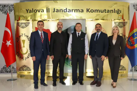 Uzmanlar Koleji kurucuları Yalova Jandarma Komutanı Ercan Altın'ı ziyaret etti