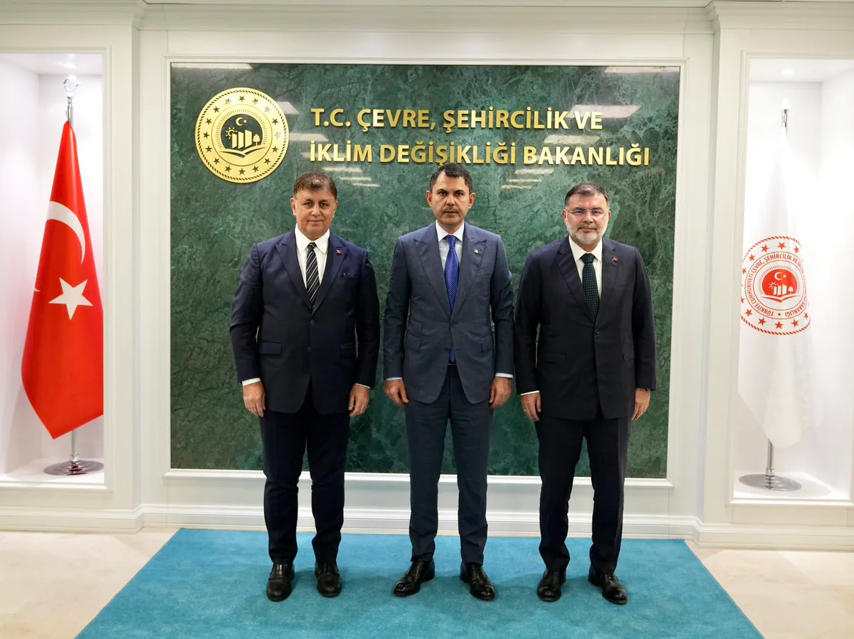 İzmir'de Gerçekleştirilen Toplantıda İzmir Körfezi'nin Temizlenmesi İçin Yerel Yönetimlerle İş Birliği Kararı Alındı İzmir'de Gerçekleştirilen Toplantıda İzmir Körfezi'nin Temizlenmesi İçin Yerel Yönetimlerle İş Birliği Kararı Alındı