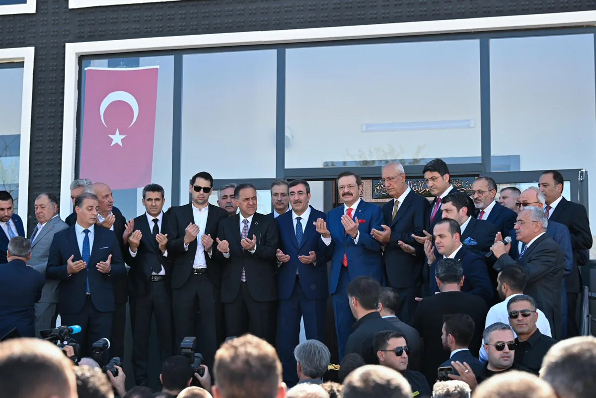 Türkiye Cumhurbaşkanı Yardımcısı'dan Bingöl'de Cami Açılışı Türkiye Cumhurbaşkanı Yardımcısı'dan Bingöl'de Cami Açılışı