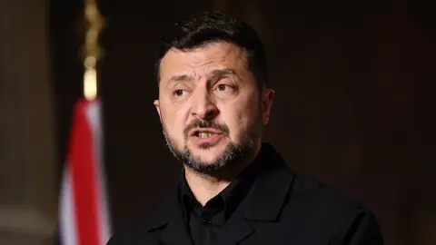 Ukrayna'da Kabine Depremi: Selenskyj'den Sürpriz Atamalar ve Görevden Almalar Ukrayna'da Kabine Depremi: Selenskyj'den Sürpriz Atamalar ve Görevden Almalar