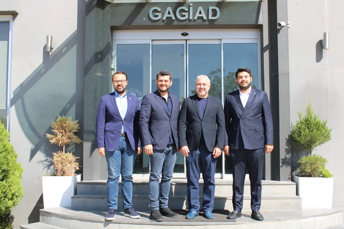 Oniki Dijital Networking Kurucusu Ziya Kızıltan ve Taraf Medya Kurucusu Abdurrahman Koçak, Gaziantep Genç İş İnsanları Derneği Yönetimiyle Buluştu Oniki Dijital Networking Kurucusu Ziya Kızıltan ve Taraf Medya Kurucusu Abdurrahman Koçak, Gaziantep Genç İş İnsanları Derneği Yönetimiyle Buluştu