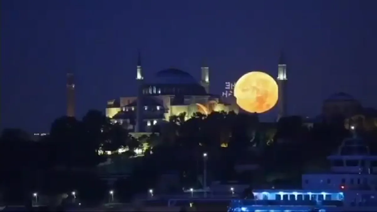 İçişleri Bakanı Ali Yerlikaya, Hz. Muhammed'in Dünyaya Teşrifinin Yıl Dönümü Dolayısıyla Mesaj Yayınladı İçişleri Bakanı Ali Yerlikaya, Hz. Muhammed'in Dünyaya Teşrifinin Yıl Dönümü Dolayısıyla Mesaj Yayınladı