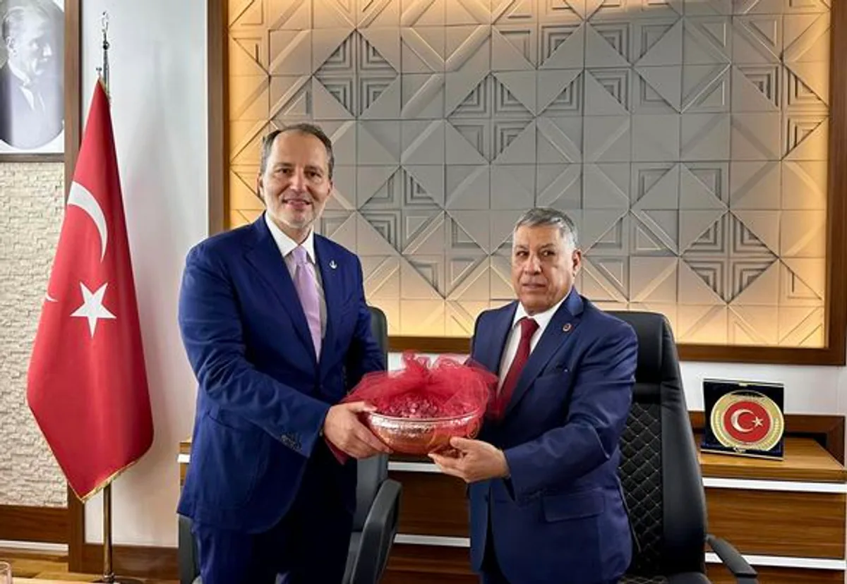 Yeniden Refah Partisi Genel Başkanı Gaziantep Oğuzeli Belediye Başkanıyla Bir Araya Geldi Yeniden Refah Partisi Genel Başkanı Gaziantep Oğuzeli Belediye Başkanıyla Bir Araya Geldi
