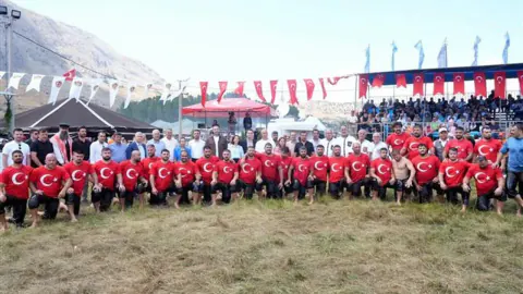 Gökbel Yağlı Pehlivan Güreşleri'nde Enes Doğan Zirveyi Korudu