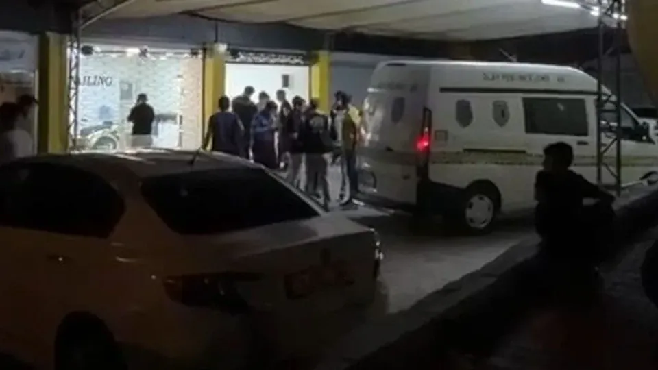 Oto Yıkamasında Silahlar Konuştu: 1 Kişi Öldü, 2 Yaralı görseli