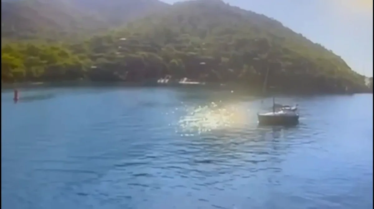 Muğla'da FETÖ Üyeleri Yurtdışına Kaçmaya Çalışırken Yakalandı Muğla'da FETÖ Üyeleri Yurtdışına Kaçmaya Çalışırken Yakalandı