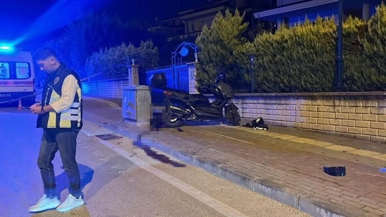 Bursa Nilüfer'de motosiklet trafoya çarptı: Sürücü Kağan Gergil hayatını kaybetti Bursa Nilüfer'de motosiklet trafoya çarptı: Sürücü Kağan Gergil hayatını kaybetti