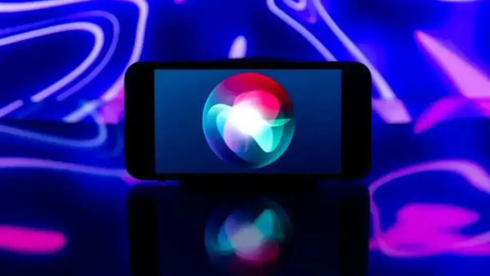 Joanna Stern Yeni Siri Deneyimini Paylaştı: Apple Intelligence Başarılı mı? görseli