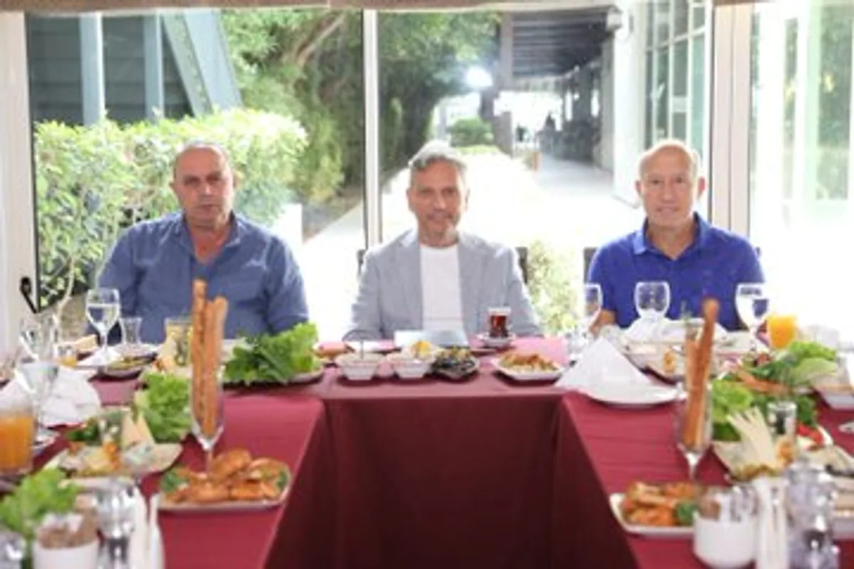 TÜRSAB Yönetim Kurulu Başkanı Firuz Bağlıkaya, Manavgat-Side bölgesinde seyahat acentalarını ziyaret etti TÜRSAB Yönetim Kurulu Başkanı Firuz Bağlıkaya, Manavgat-Side bölgesinde seyahat acentalarını ziyaret etti