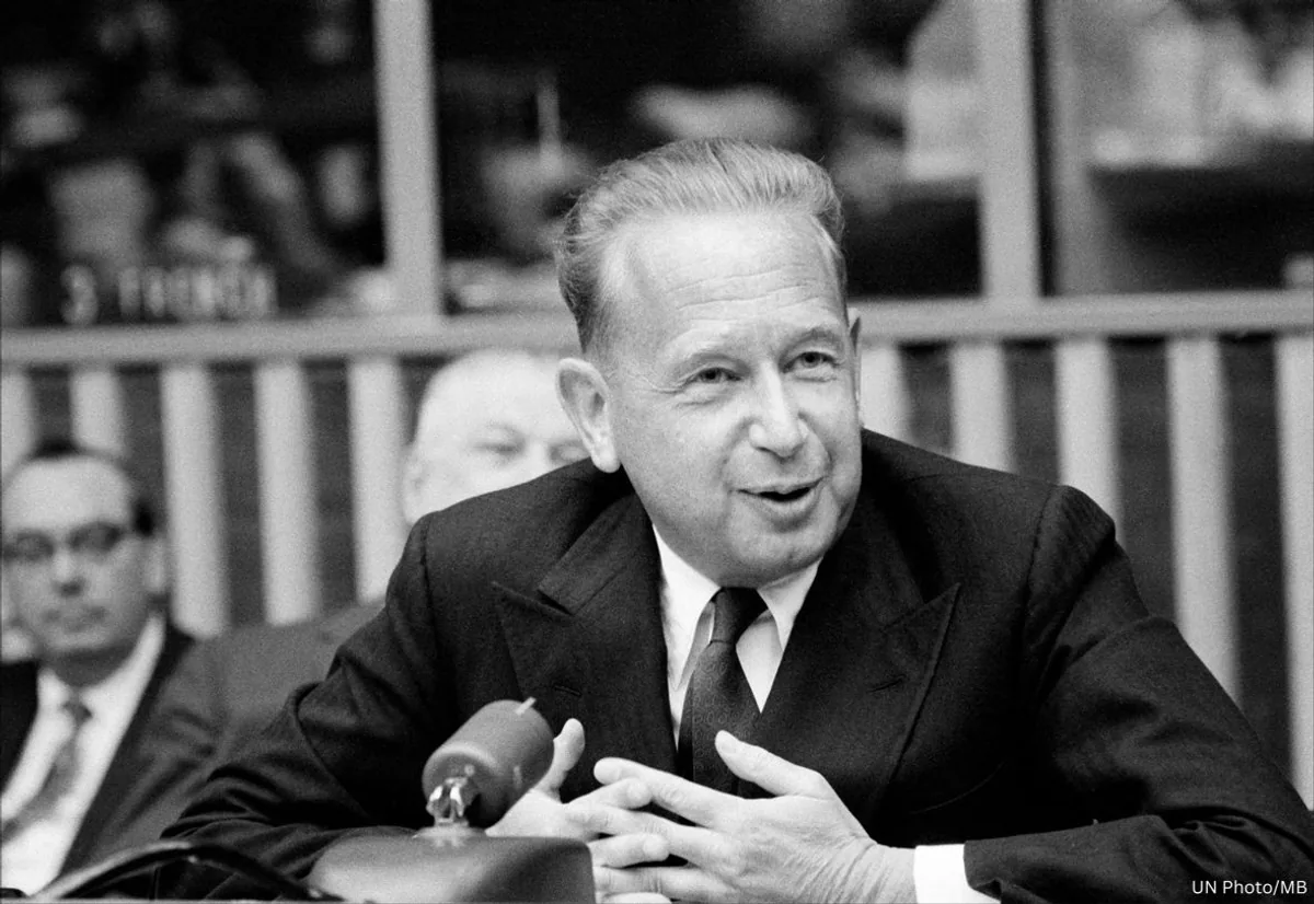 Eski BM Genel Sekreteri Dag Hammarskjöld'ün Hayatını Kaybettiği Uçak Kazası 63. Yılında Anıldı Eski BM Genel Sekreteri Dag Hammarskjöld'ün Hayatını Kaybettiği Uçak Kazası 63. Yılında Anıldı