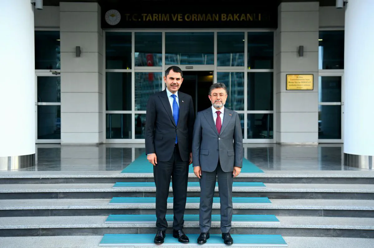 Tarım ve Orman Bakanı Deprem Bölgesinde Geniş Kapsamlı Çalışmaları Değerlendirdi Tarım ve Orman Bakanı Deprem Bölgesinde Geniş Kapsamlı Çalışmaları Değerlendirdi
