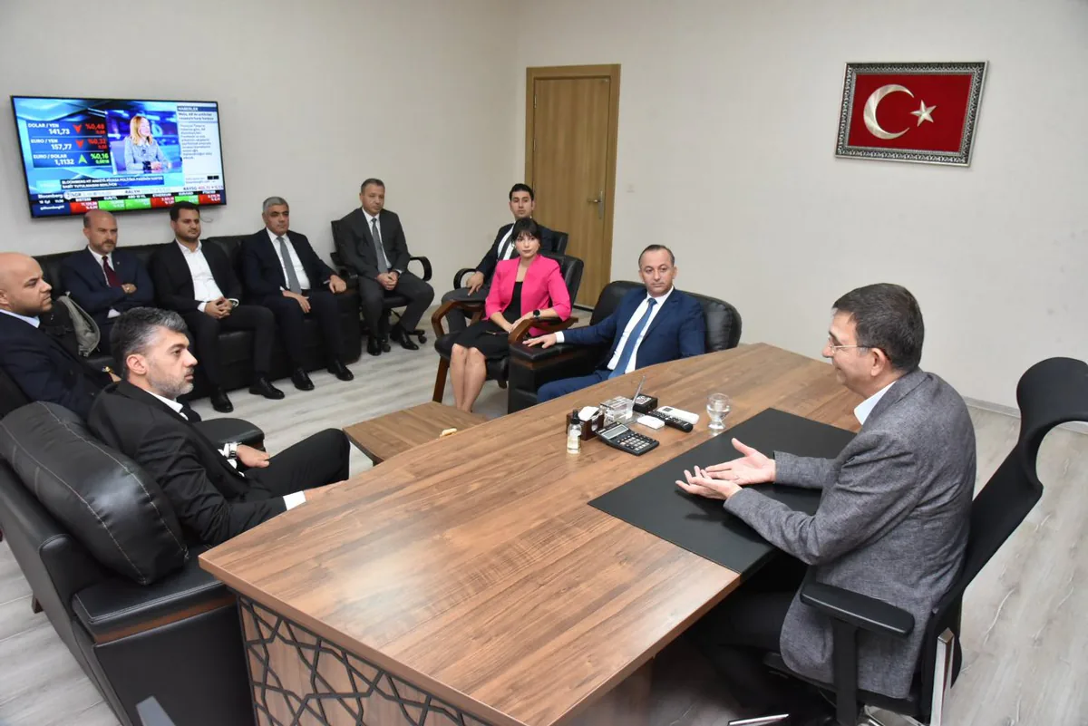 MYK Başkan Yardımcısı Dr. Mehmet Erdem Güney, Gaziantep'te Mesleki Yeterlilik Etkinliğinde Bir Araya Geldi MYK Başkan Yardımcısı Dr. Mehmet Erdem Güney, Gaziantep'te Mesleki Yeterlilik Etkinliğinde Bir Araya Geldi