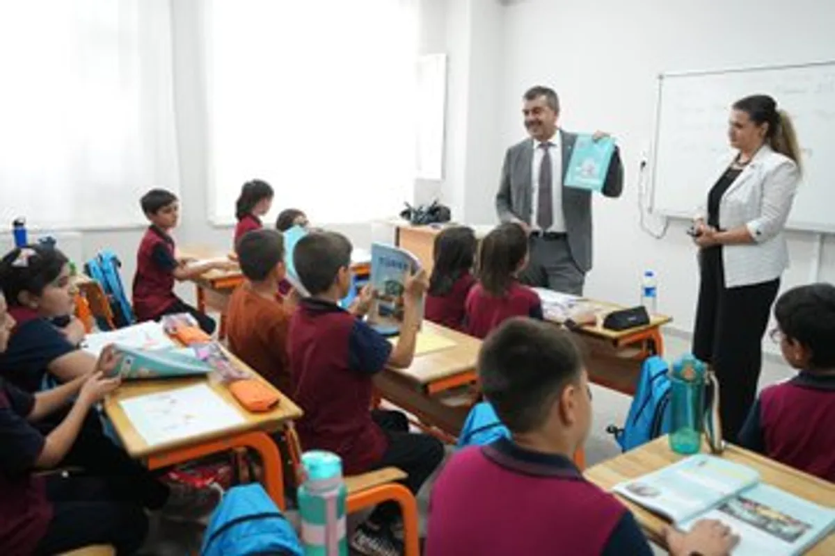 Elazığ’da Yeni Bir Ortaokul Açıldı Elazığ’da Yeni Bir Ortaokul Açıldı